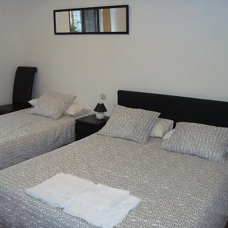 ペンション アリスティザバル ゲストハウス